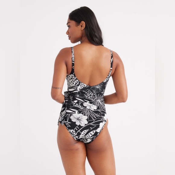 Knix - Leakproof Side-Tie One Piece Swimsuit - Hibiscus Heat - Medium - Picture 3 of 14